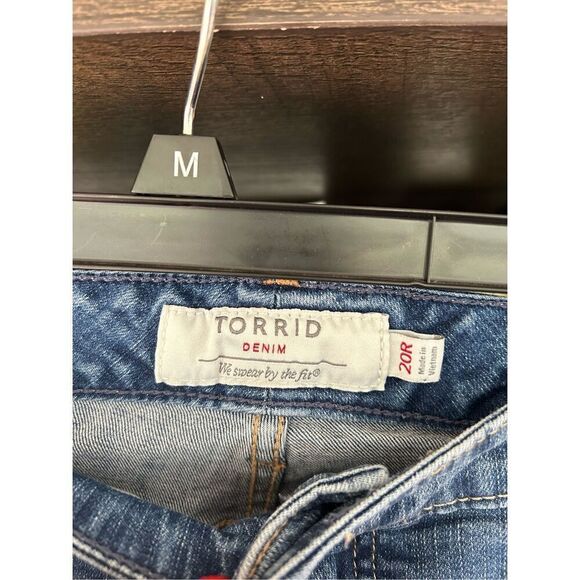Torrid Denim Medium Wash Straight Leg Jeans Plus Size 20R - Picture 3 of 6